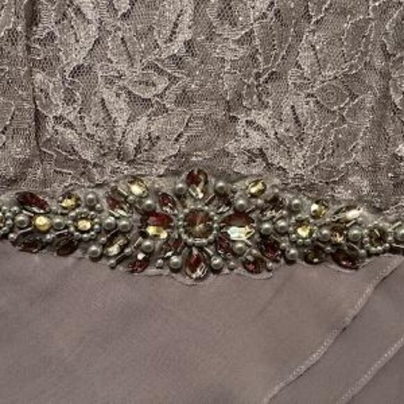 Gorgeous Silver 16W semi-formal evening/party dress - Picture 3 of 5